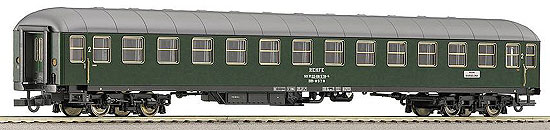 Passenger car 2nd class<br /><a href='images/pictures/Roco/64501.jpg' target='_blank'>Full size image</a>